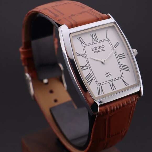 Vintage Seiko Slim Tonneau Tank Quartz Gentlemen's Wrist Watch  - FREE SHIPPING - Picture 1 of 13